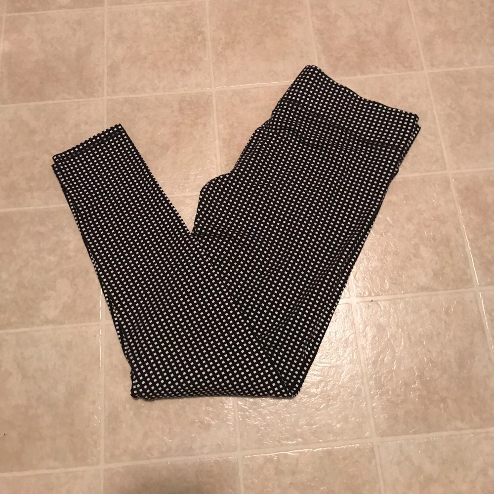 Black and White Checkered Leggings